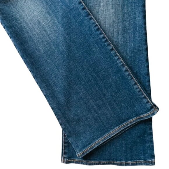 LEVI'S Bold Curve Classic Boot Cut Jeans - Size 12/31 - Picture 4 of 9